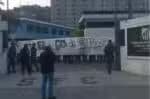 Torcida do Santos protesta no CT Rei Pelé após resultado expressivo a favor do Vasco